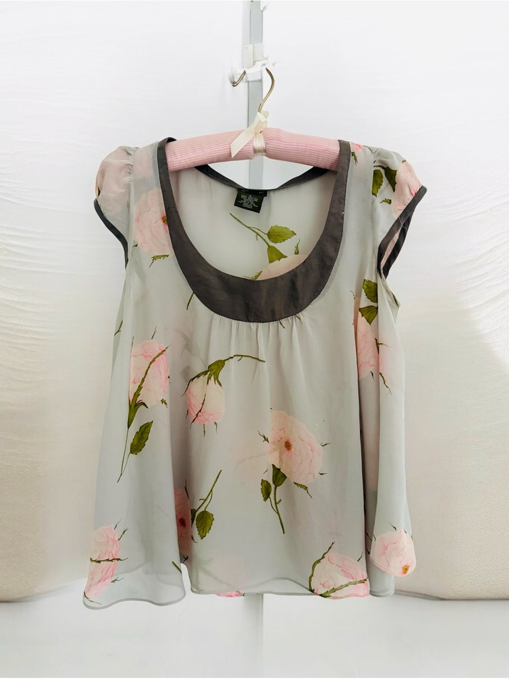 100% silk Floral Scoop Neck Chiffon Top - Pink/Gray